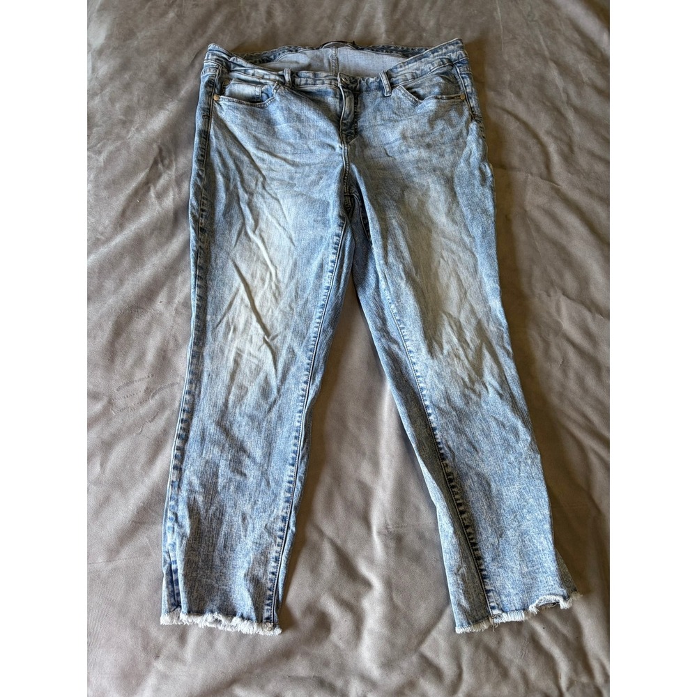 Torrid Crop Boyfriend Jeans Light Wash Vintage Stretch Raw Hem Plus Size 18